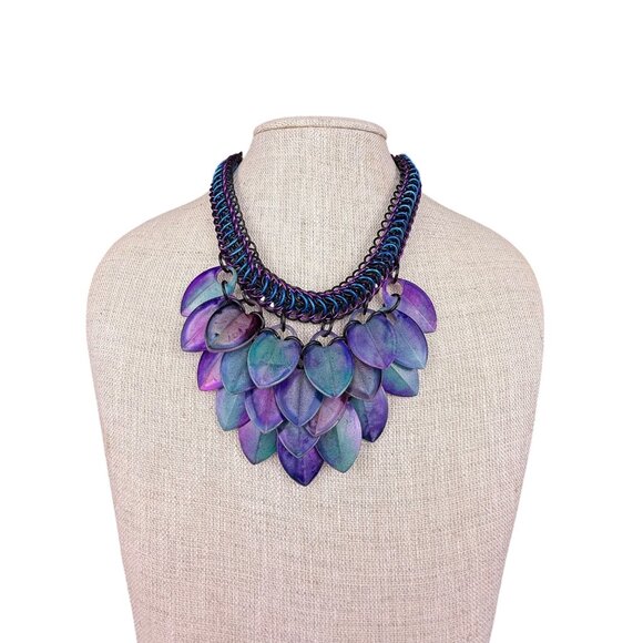 Handcrafted Chainmail & Resin Leaf Statement Necklace Purple/Green Design - Picture 1 of 5
